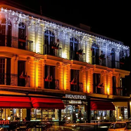 Premium Luxury Boutique & Restaurant Location ! 3*