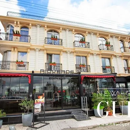 Premium Luxury Boutique & Restaurant Location ! فاماغوستا