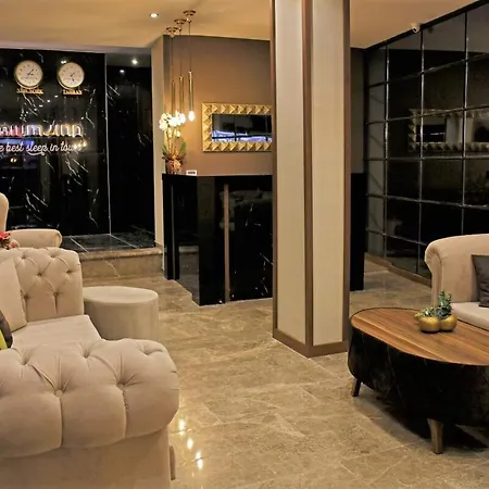 فندق Premium Luxury Boutique & Restaurant Location ! فاماغوستا